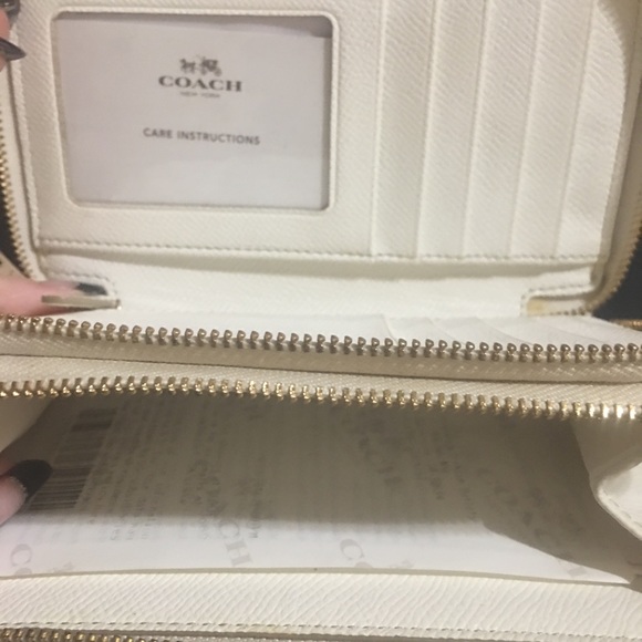 🎉Pretty,Flirty& Girly 🌺 HP🎉Coach Cora dome - Picture 6 of 8